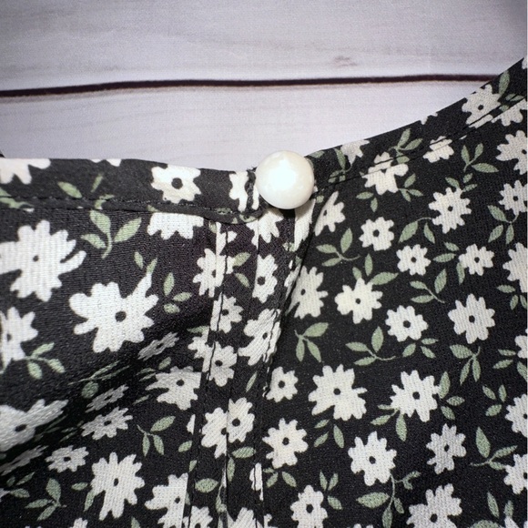 SHEIN Size 3XL Black Floral Baby Doll Top with Ruffle Sleeves lightweight Cute - Picture 4 of 4